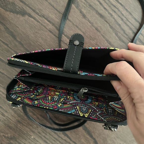Sakroots Colorful Mandala zip around Crossbody/Wristlet wallet - Picture 4 of 8